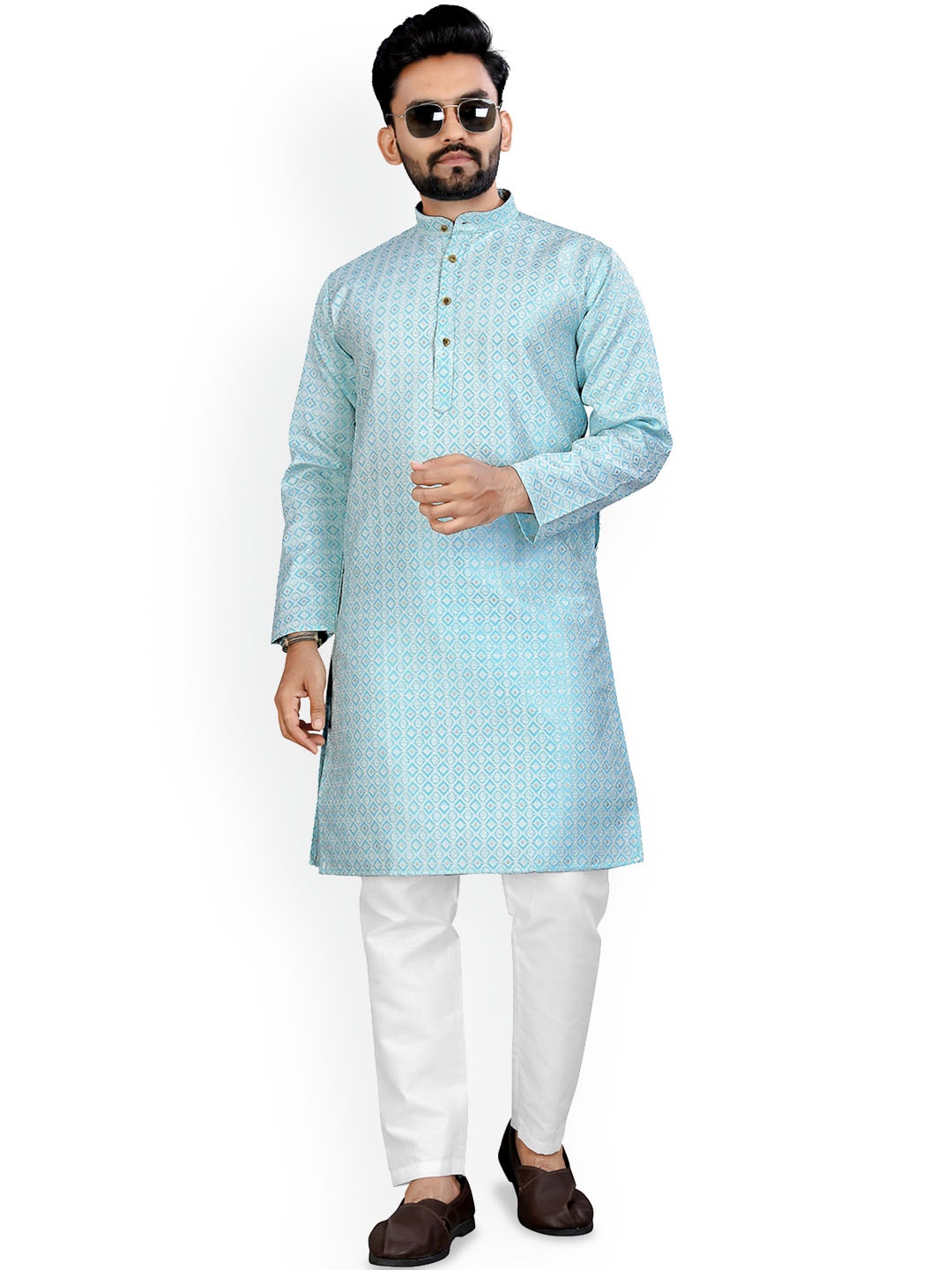 

trustous Geometric Embroidered Mandarin Collar Straight Kurta with Pyjamas, Blue