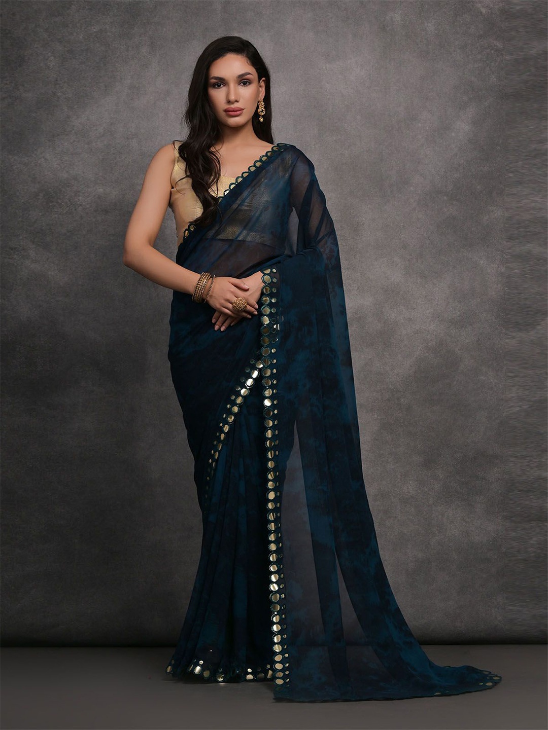 

ODETTE Abstract Printed Saree With Blouse Piece, Navy blue