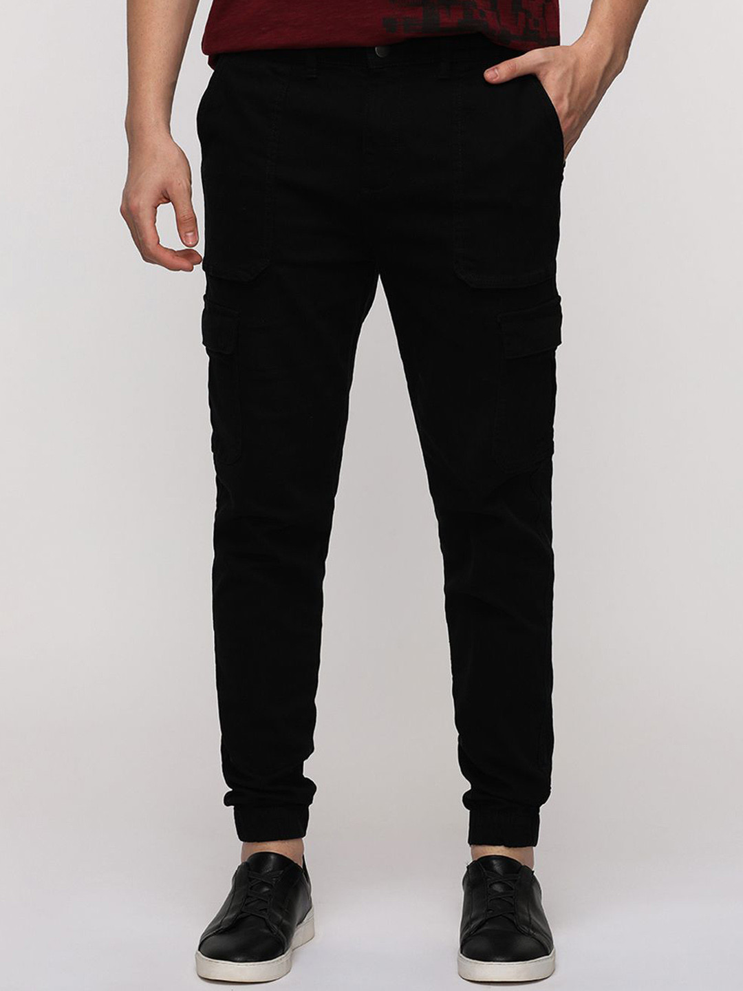 

Crocodile Men Slim Fit Mid-Rise Cargo Joggers, Black