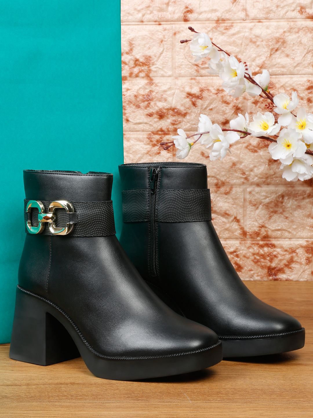 

Flat n Heels Women Casual Block-Heeled Regular Boots, Black