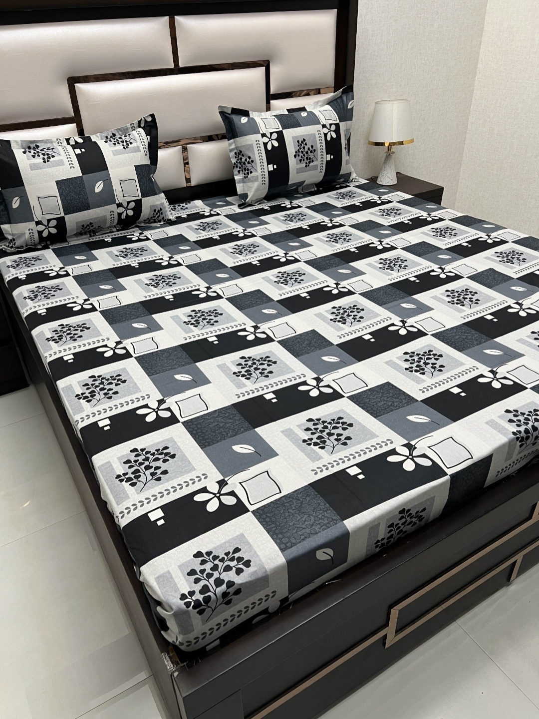 

Pure Decor Beige & Yellow Floral 300 TC Queen Bedsheet With 2 Pillow Covers, Black