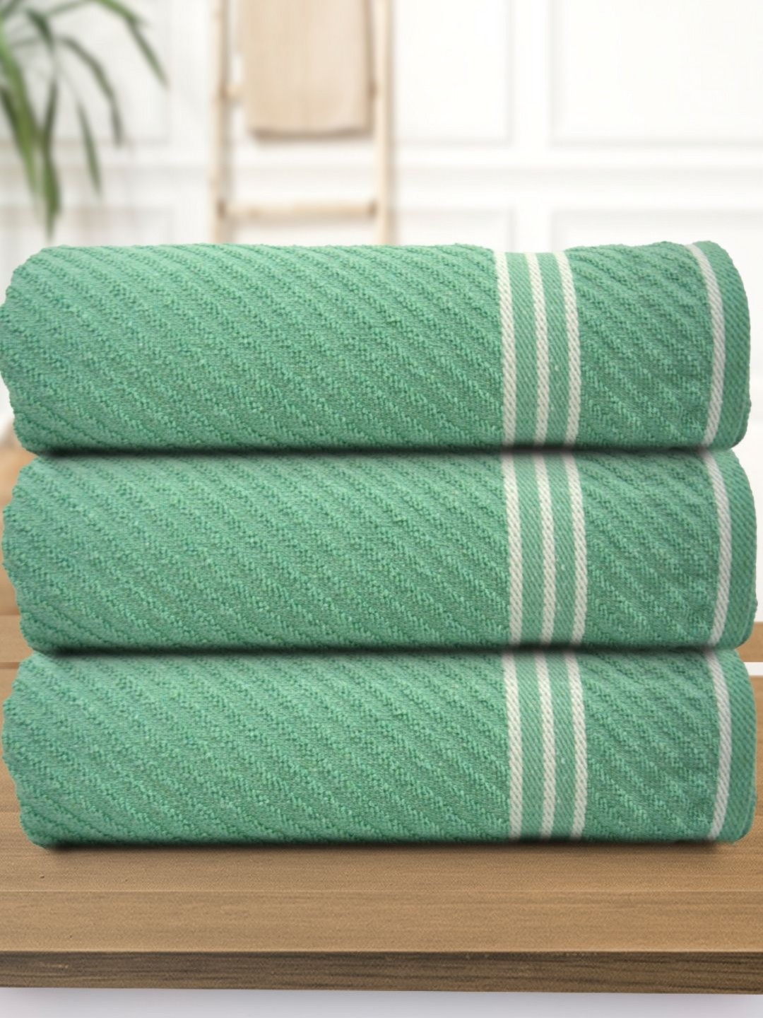 

Aura Green & White 3 Pieces Cotton 400 GSM Bath Towel