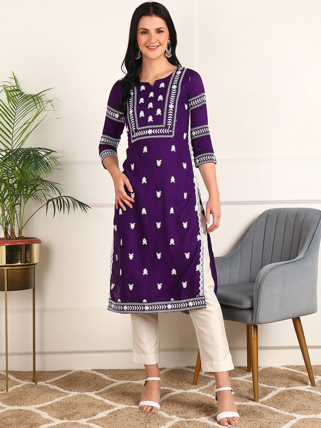 

Kapad Dwar Floral Thread Work Notch Neck Straight Kurta, Violet