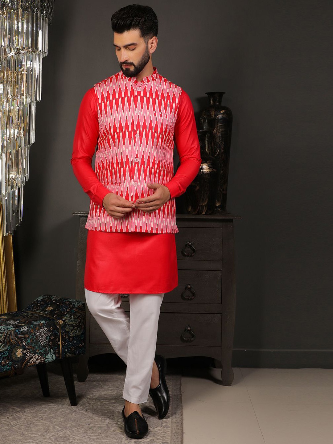 

DEYANN Mandarin Collar Straight Kurta With Pyjama & Nehru Jacket, Peach