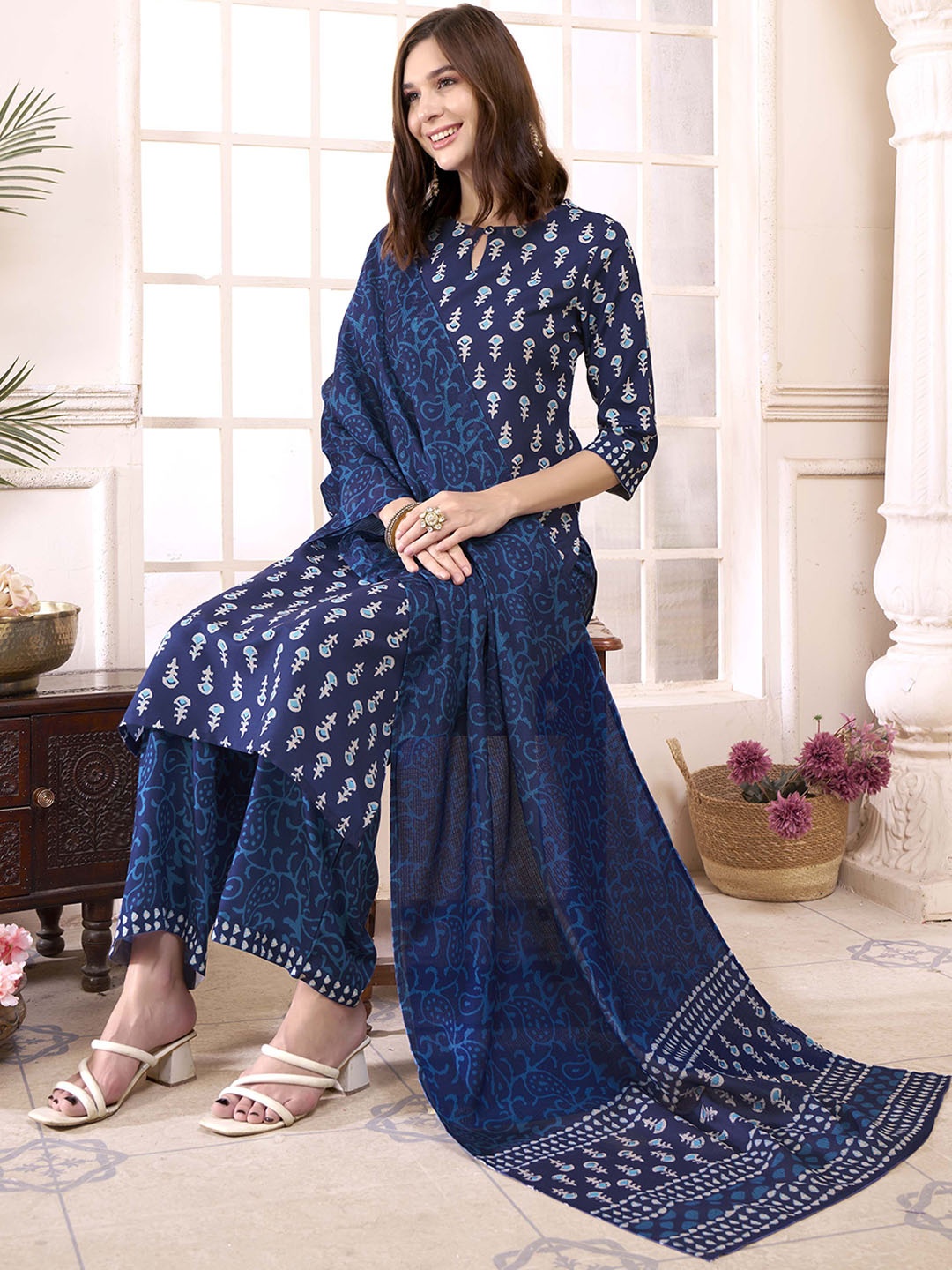 

Anouk Rustic Floral Printed Regular Straight Kurta with Palazzos & Dupatta, Navy blue