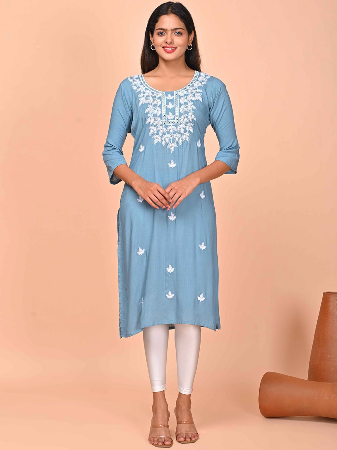 

GOLDSTROMS Geometric Embroidered Thread Work Straight Kurta, Blue
