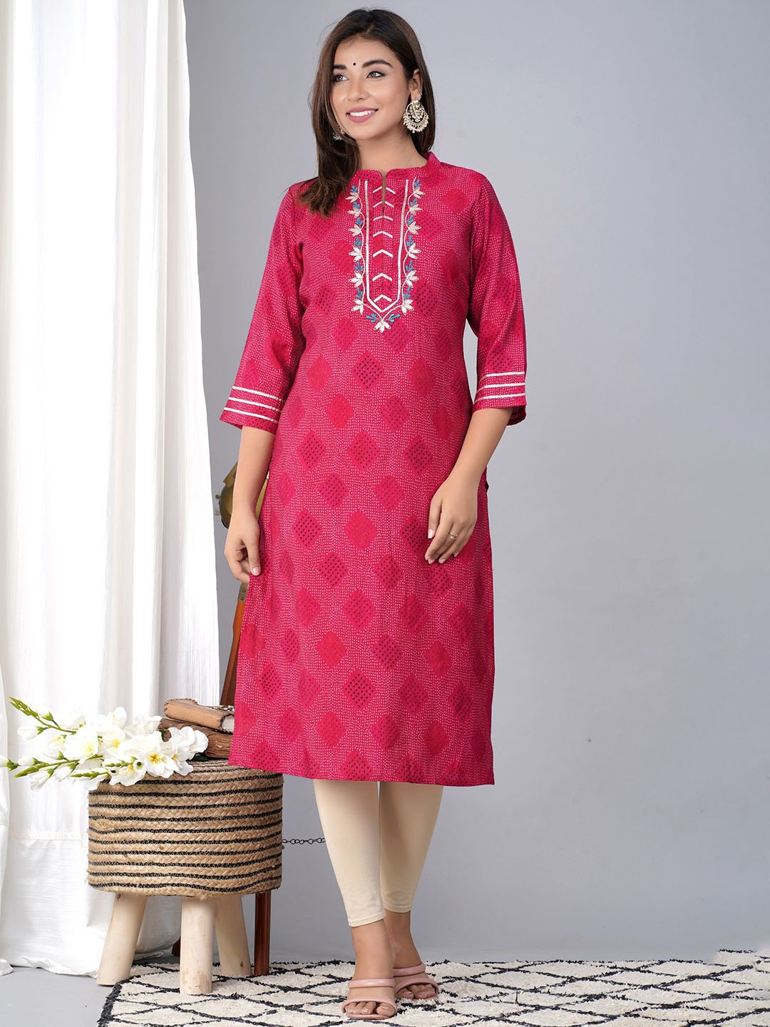 

RAJPUTANA CAMISA Geometric Printed Mandarin Collar Thread Work Straight Kurta, Magenta