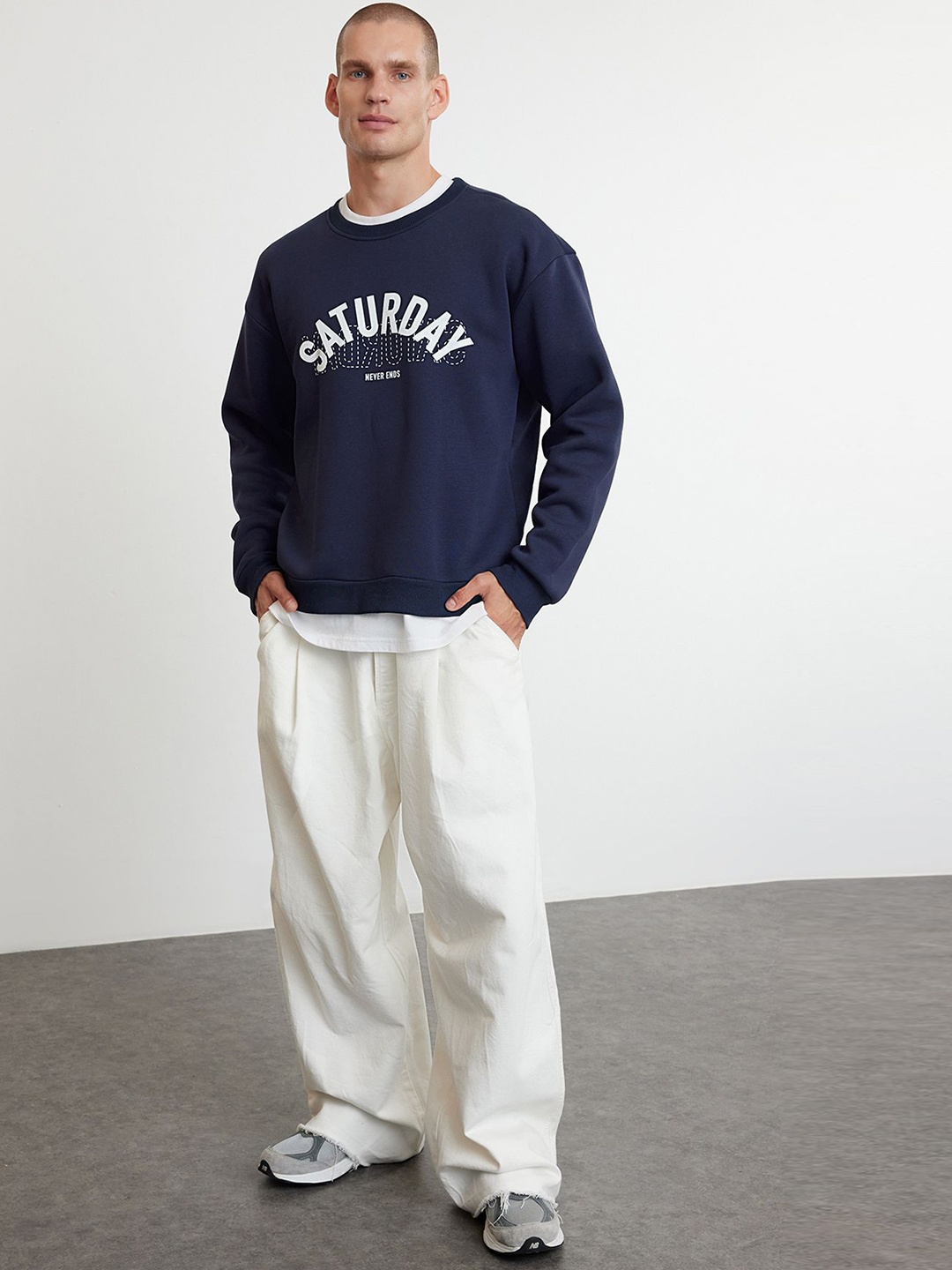 

Trendyol Men Typography Printed Sweatshirt, Navy blue