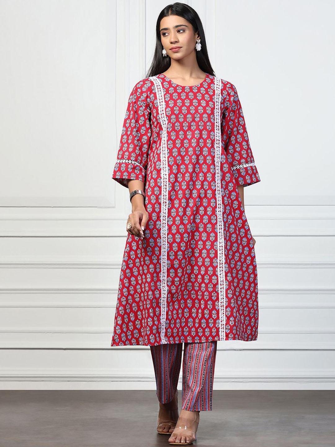 

BAESD Floral Printed Kurta with Trousers, Red