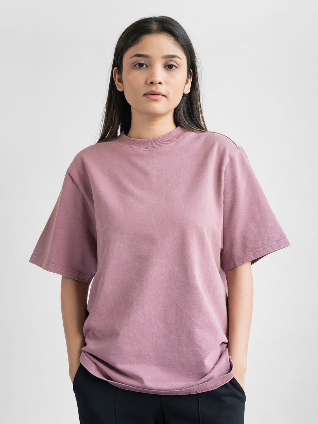 

Desi Minimals Men Solid Round Neck Cotton Oversized T-Shirt, Pink