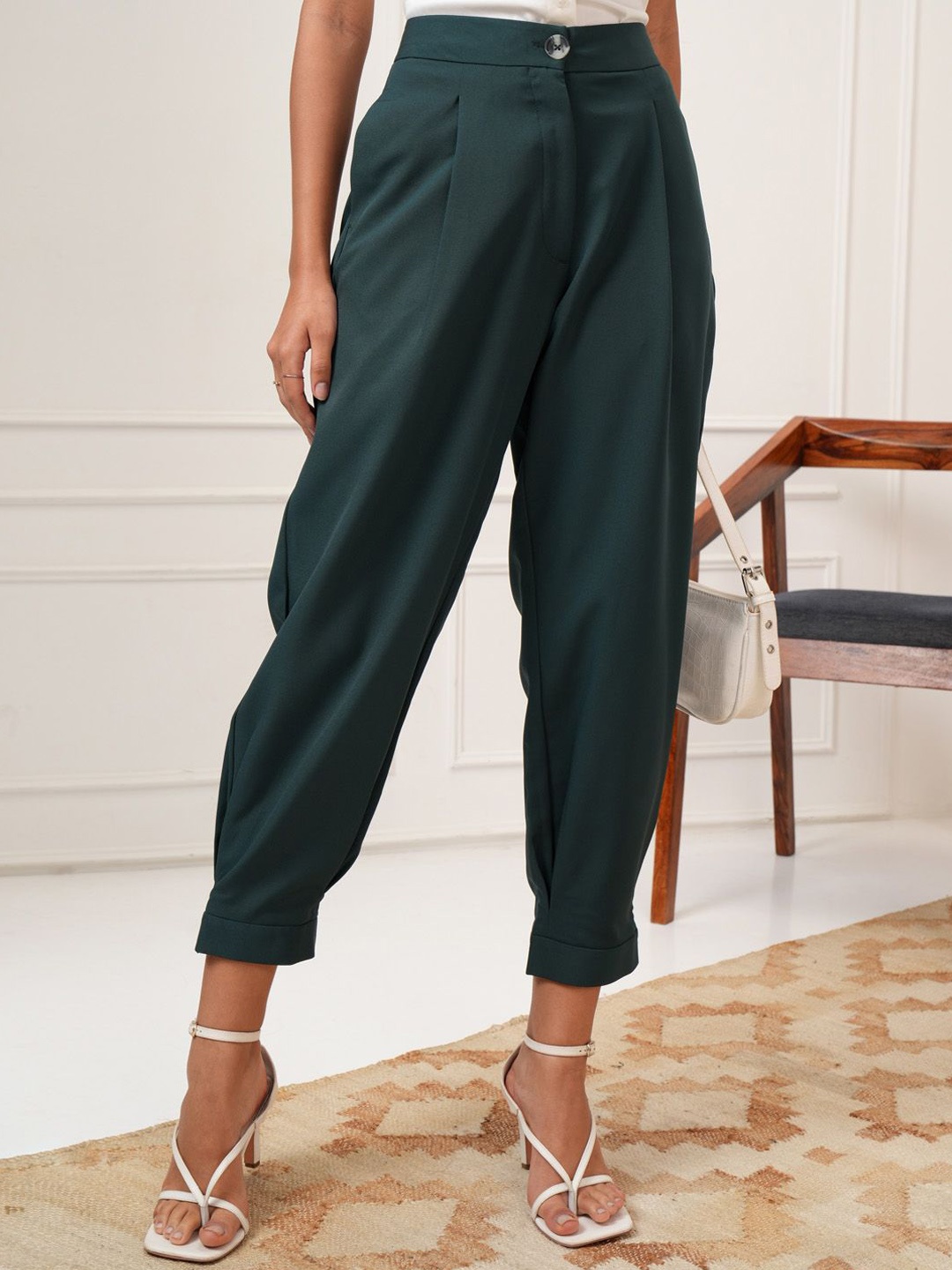 

Tokyo Talkies Women Solid Pleated Joggers Trousers, Teal