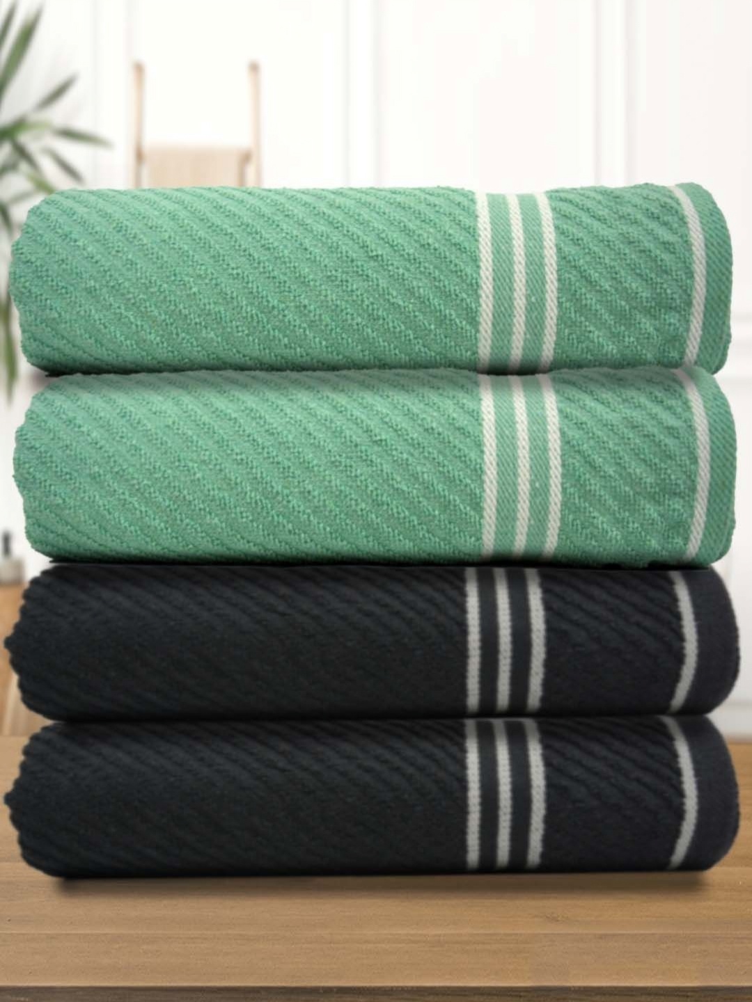 

Aura Green & Black 4 Pieces Cotton 400 GSM Bath Towel