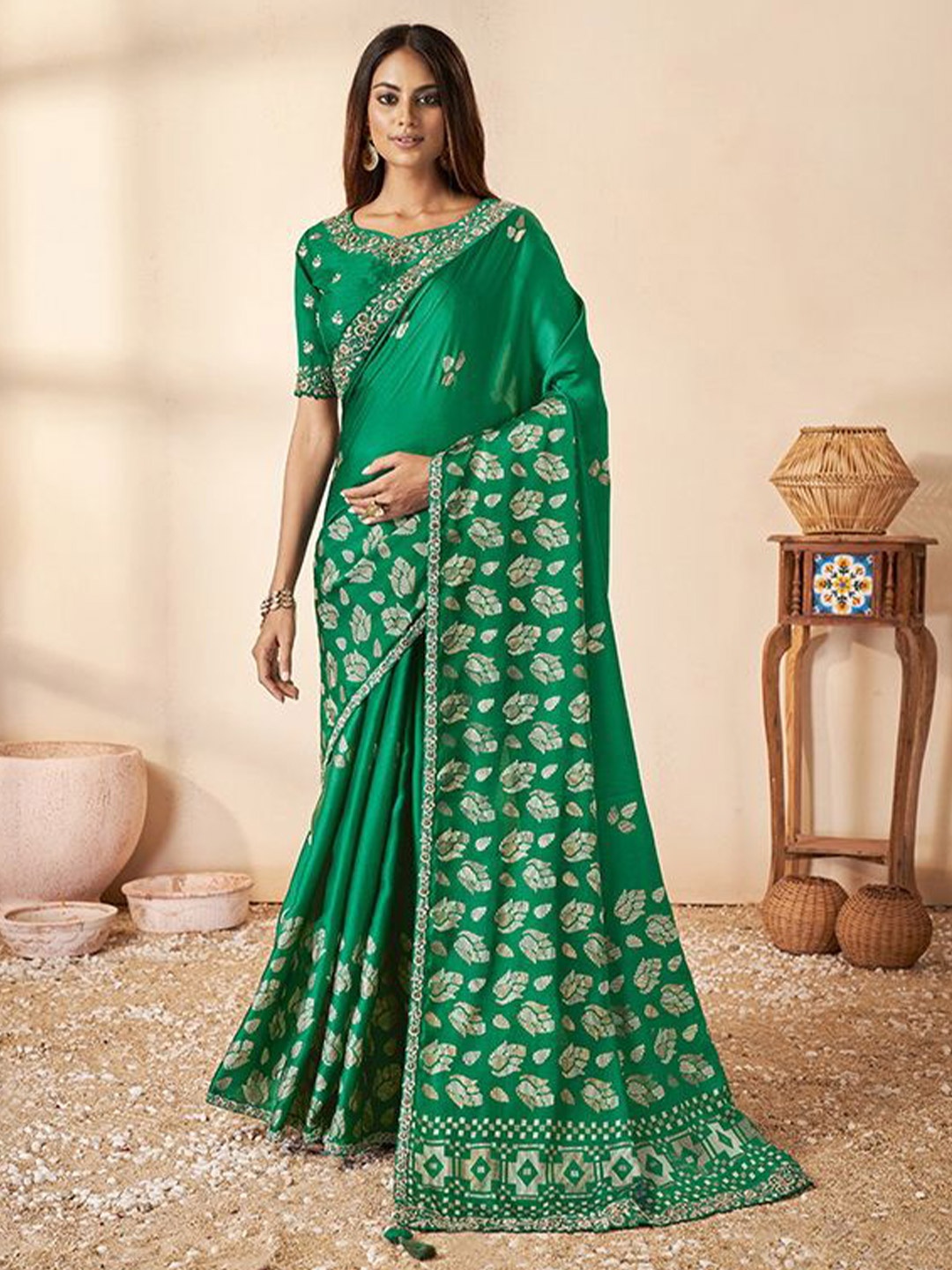 

Nimayaa Floral Embroidered Silk Blend Saree, Green