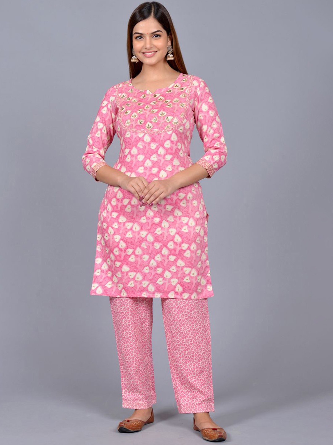 

Neemiya Floral Printed Regular Straight Kurta with Trousers, Pink