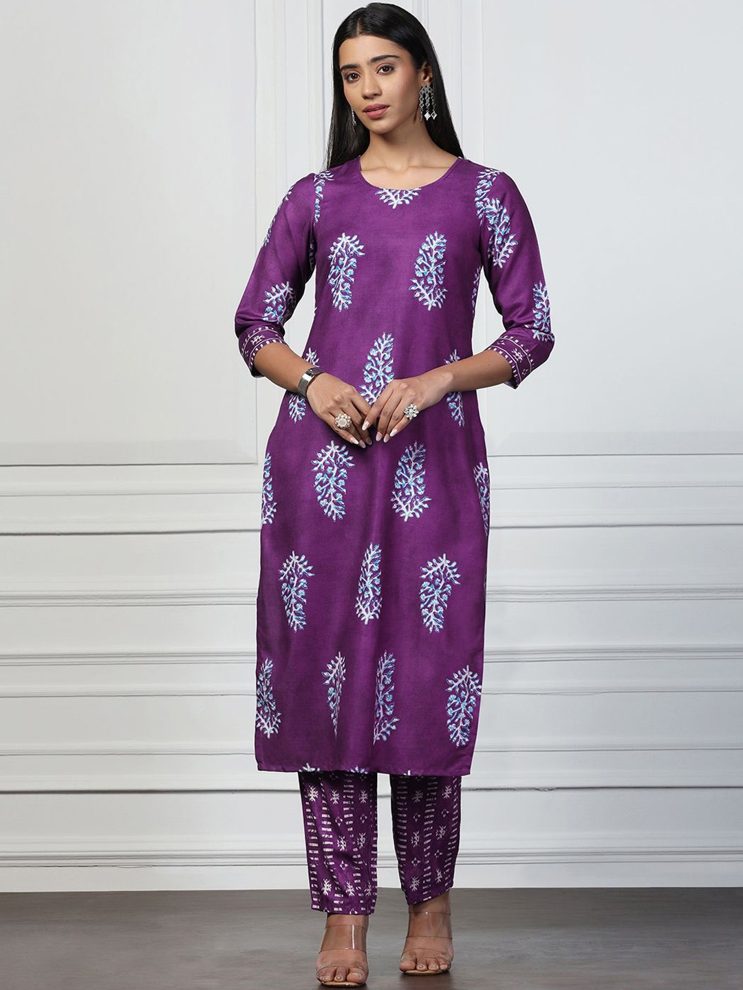 

BAESD Floral Printed Regular Straight Kurta with Trousers, Purple