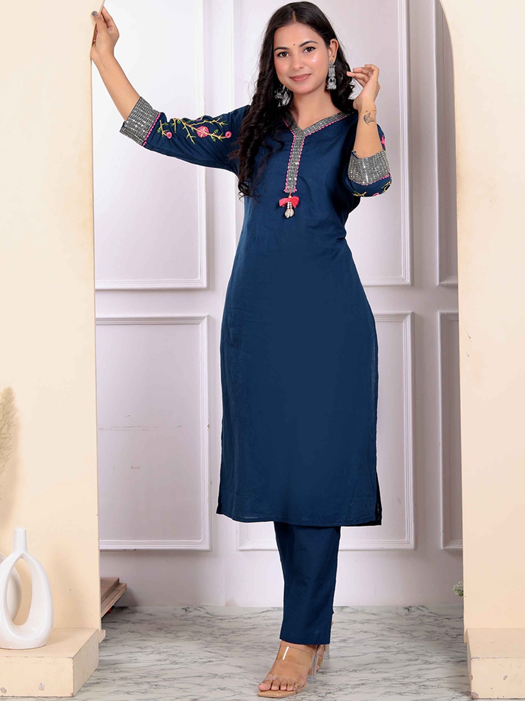 

MIRAVAN Floral Yoke Design Thread Work Sequined Pure Cotton Kurta With Palazzos, Blue