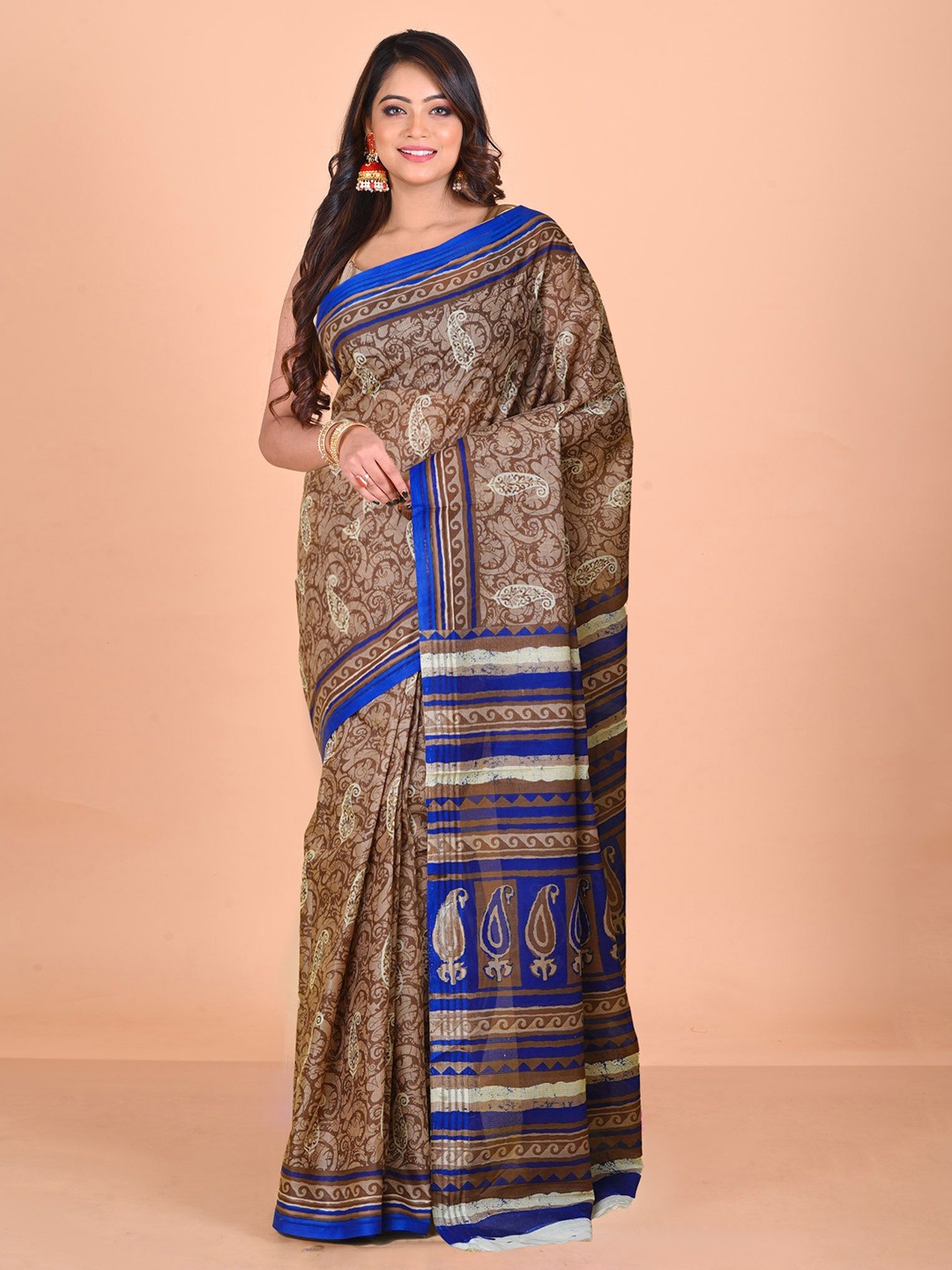 

Unnati Silks Paisley printed Handloom Block Print Saree, Brown
