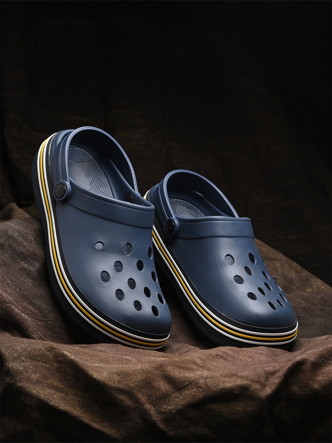 

The Roadster Lifestyle Co Patterned Clogs, Navy blue