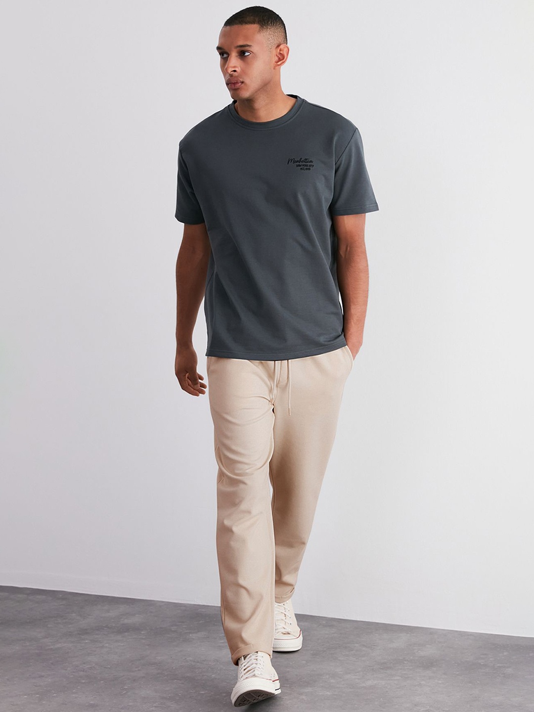 

Trendyol Men Mid-Rise Track Pants, Beige