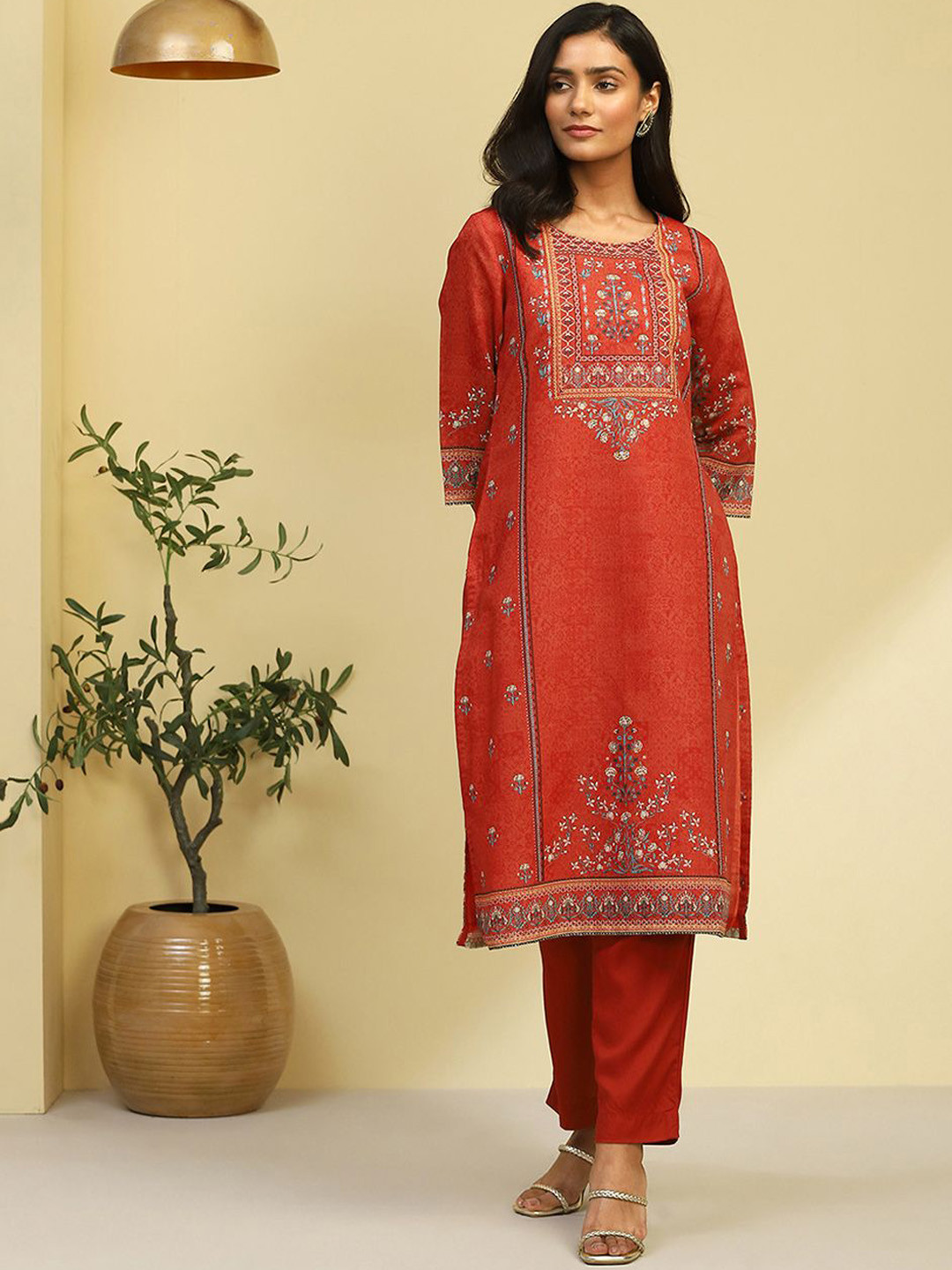 

Biba Floral Printed Round Neck Straight Kurta, Orange
