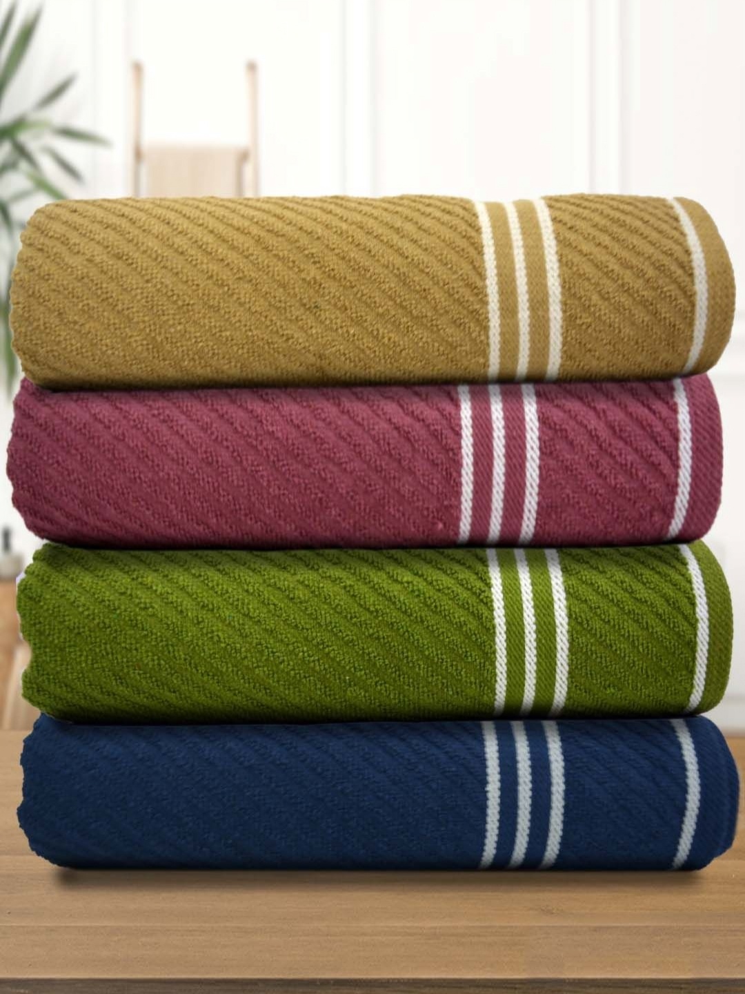 

Aura Athom Living Burgundy & Green 4 Pieces Cotton 400 GSM Bath Towel