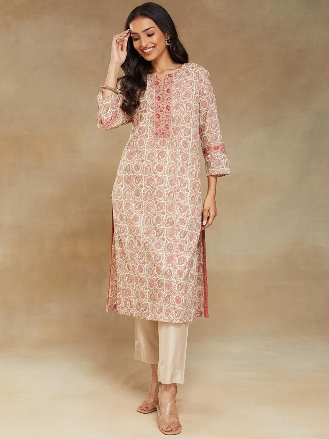 

Fabindia Floral Printed Notch Neck Thread Work Cotton Straight Kurta, Off white