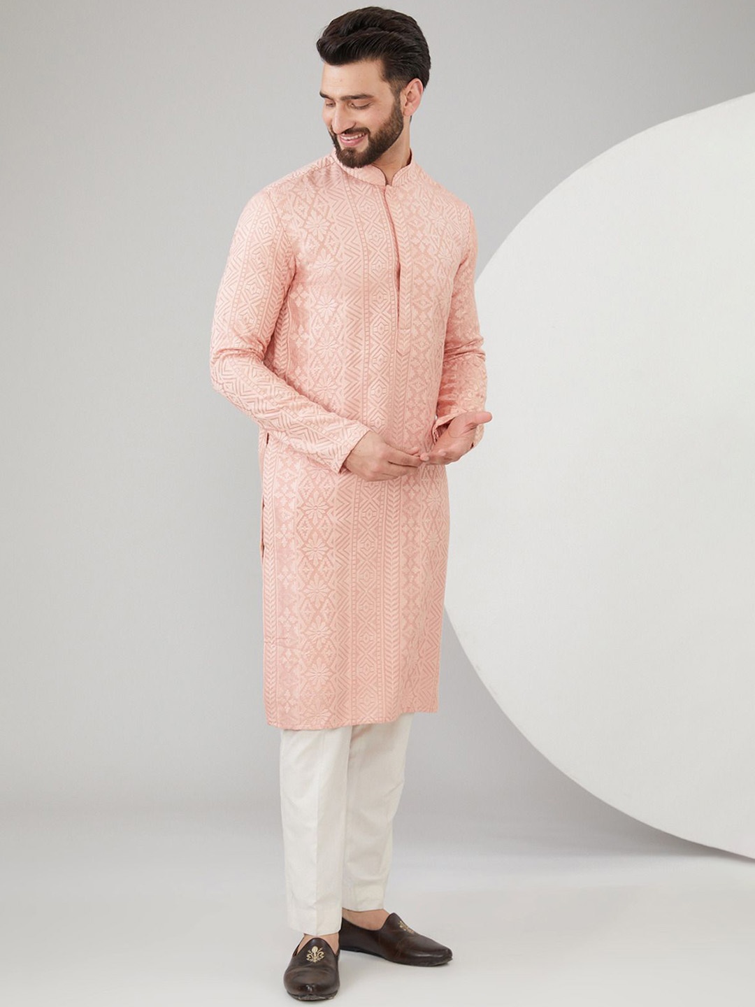 

KASBAH CLOTHING NISHCHAIY SAJDEH Geometric Embroidered Chikankari Silk Straight Kurta, Peach