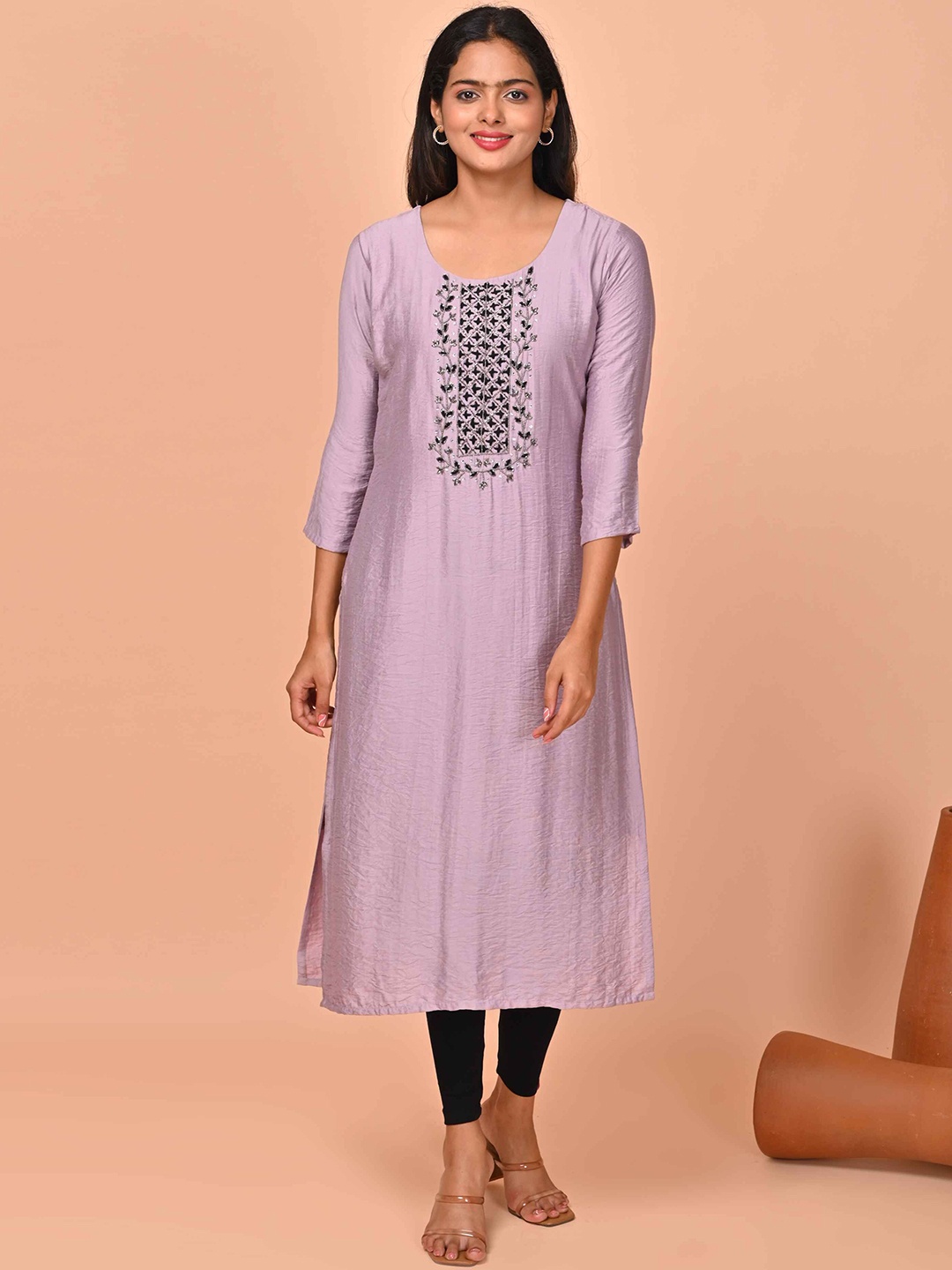 

GOLDSTROMS Women Embroidered Flared Sleeves Thread Work Kurta, Pink
