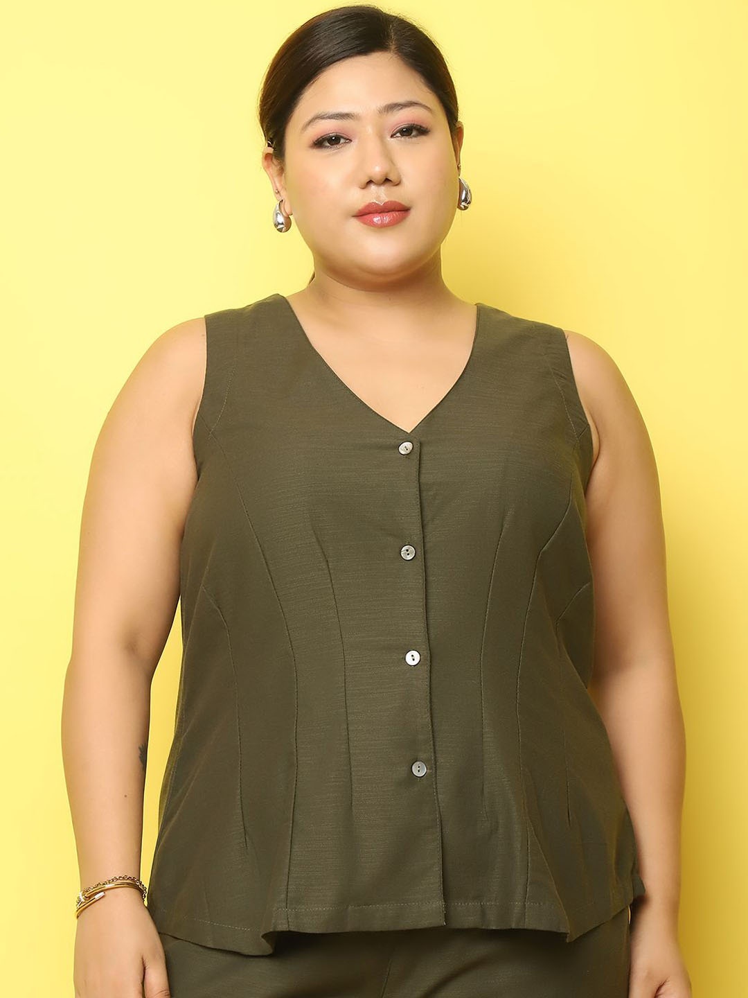 

theRebelinme Plus Size V-Neck Slim-Fit Pure Linen Waistcoat, Olive