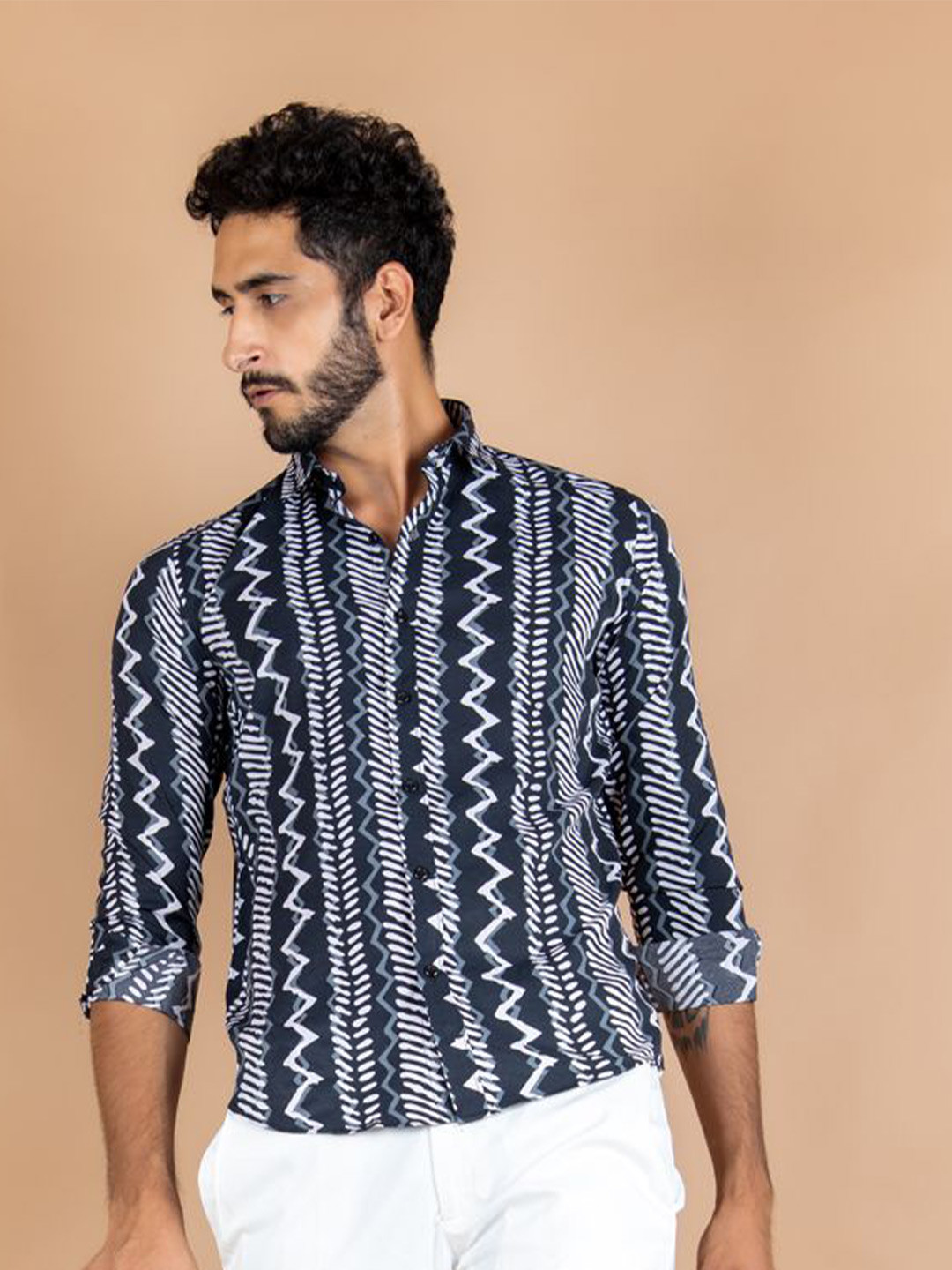 

Tistabene Men Standard Spread Collar Abstract Printed Crepe Casual Shirt, Navy blue