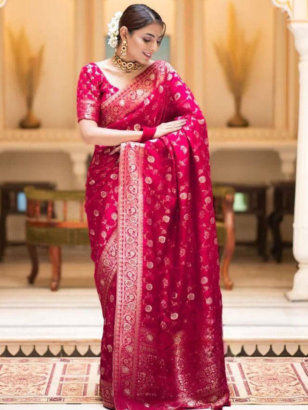 

Mitera Woven Design Zari Saree, Pink