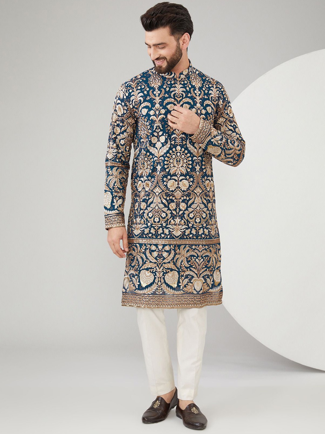 

KASBAH CLOTHING NISHCHAIY SAJDEH Floral Embroidered Mandarin Collar Georgette Kurta, Blue