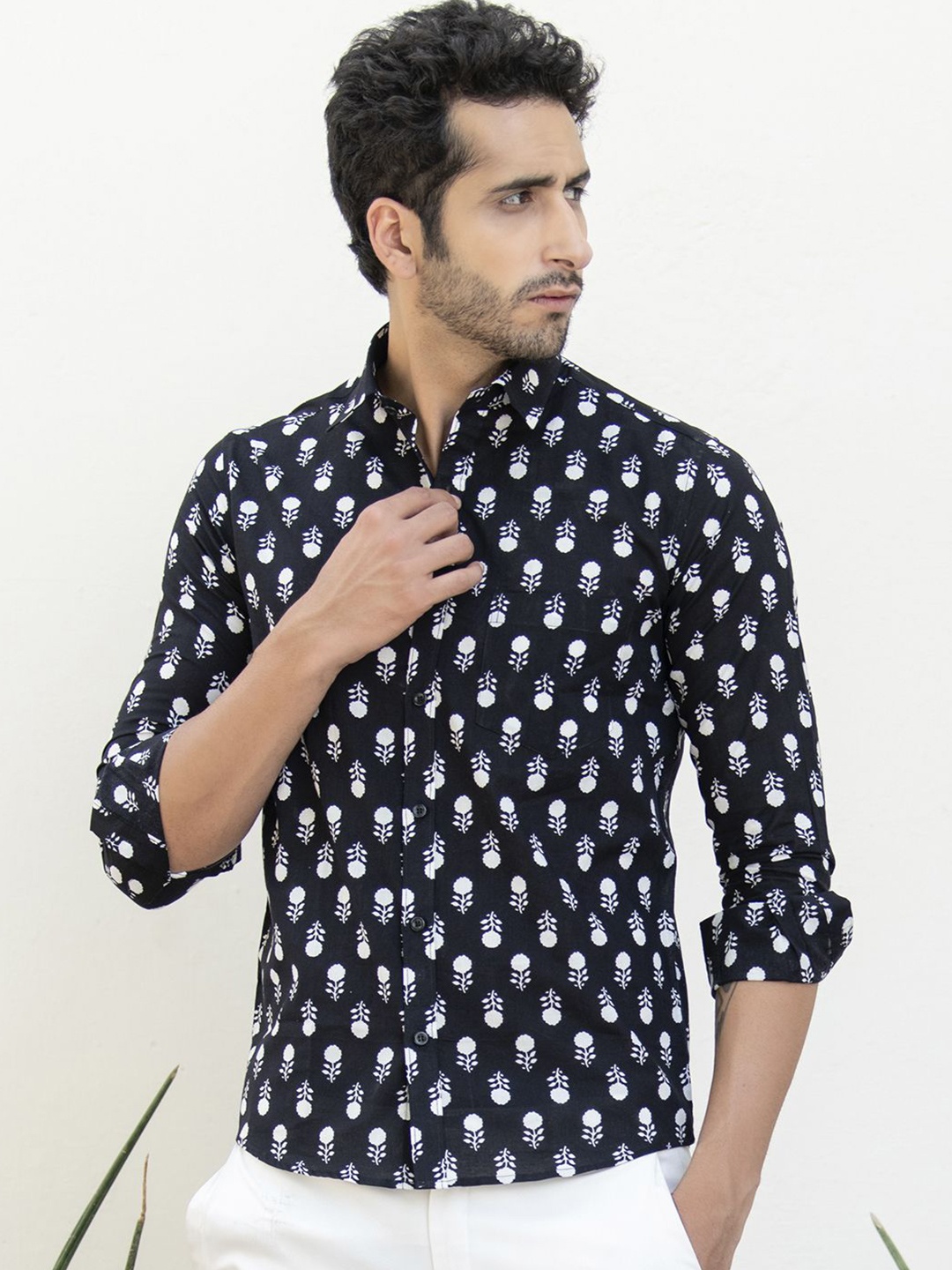 

Tistabene Men Standard Spread Collar Conversational Printed Cotton Casual Shirt, Black