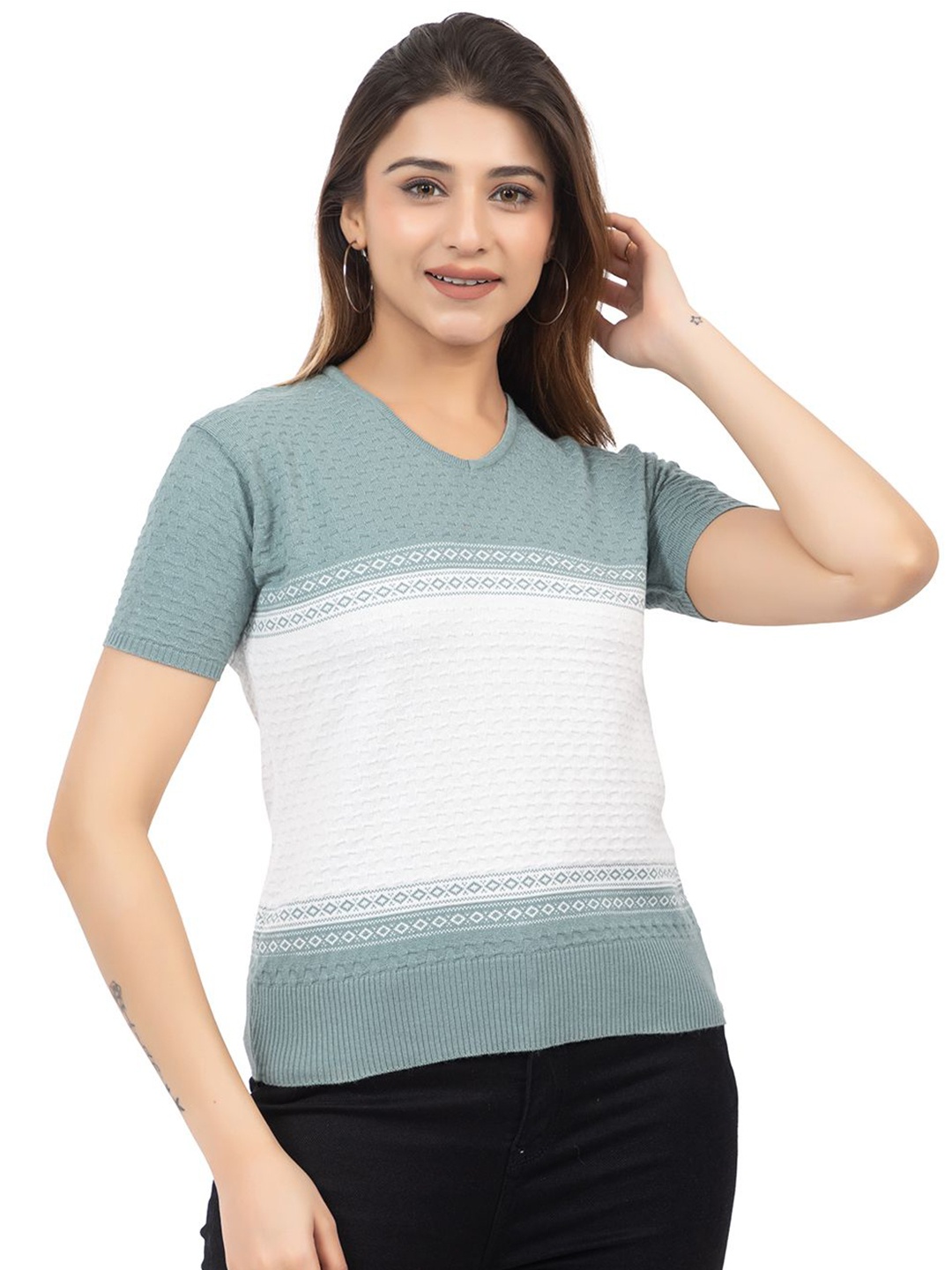 

LEZA Women Colourblocked V-Neck Cotton Slim Fit T-Shirt, Green