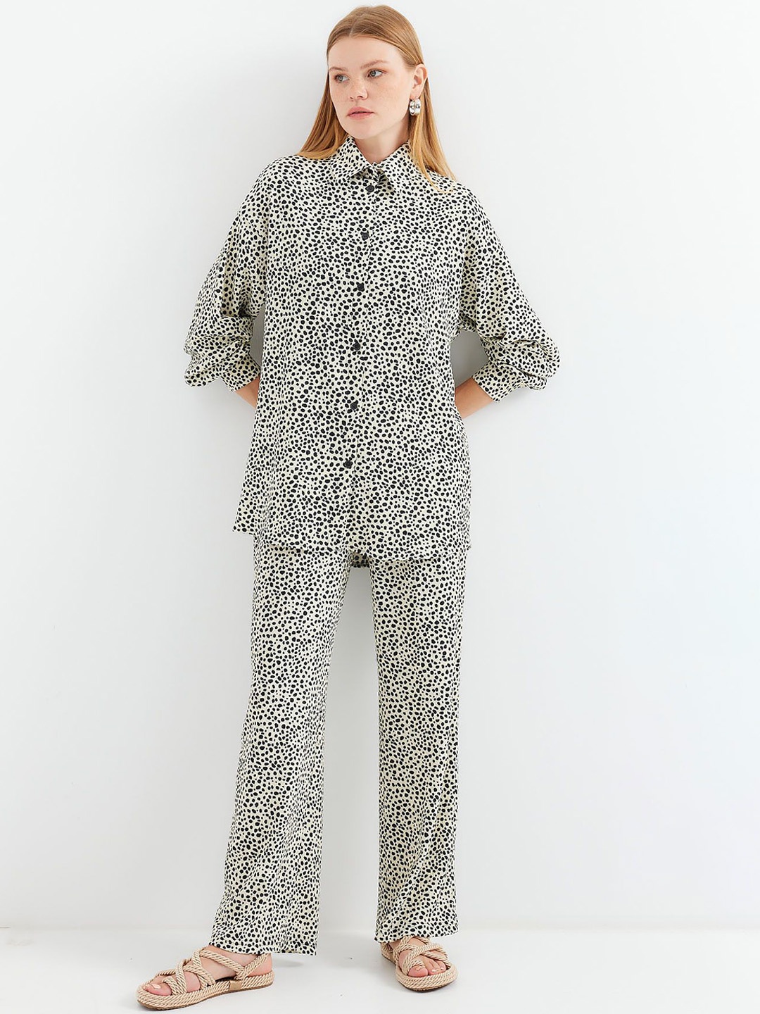 

BIGDART Printed Shirt With Trousers, White
