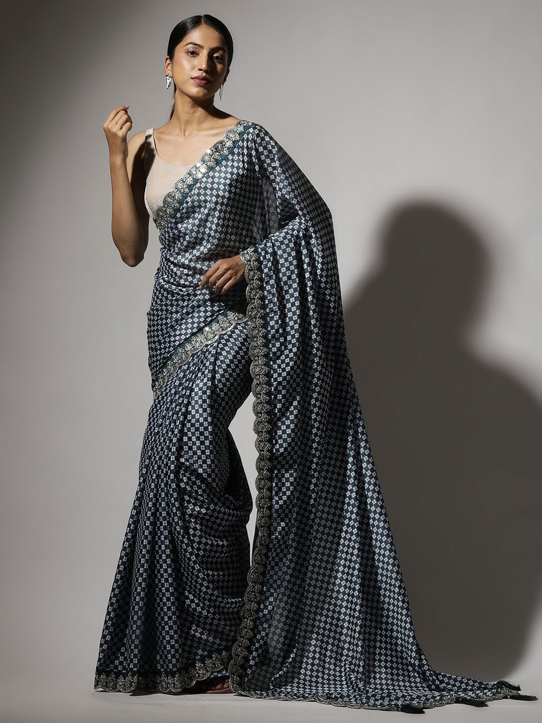 

Qahal Floral Embroidered Saree, Grey