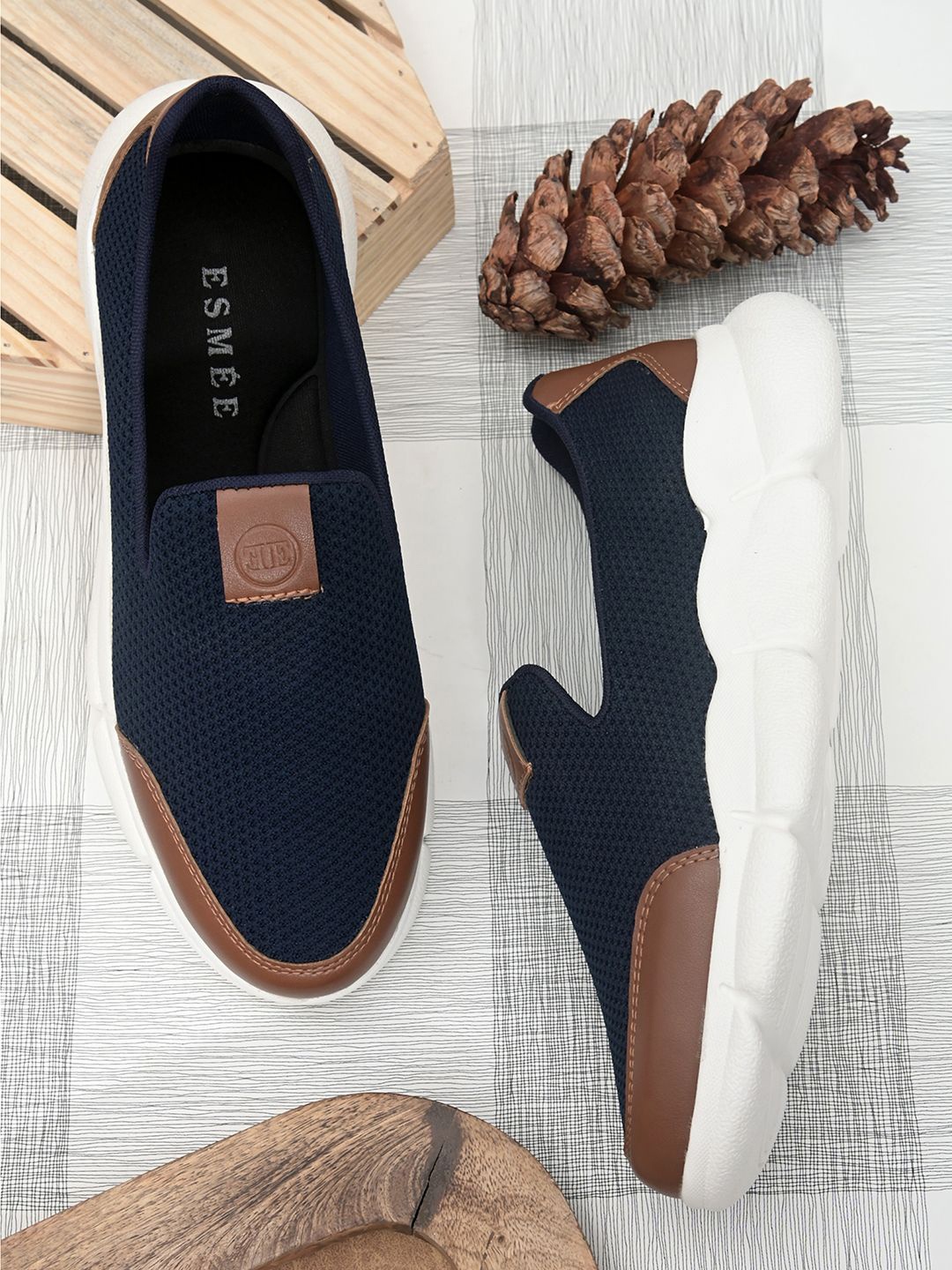 

ESMEE Solid Men Sneakers, Navy blue