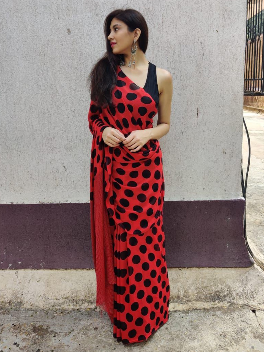 

Moda Rapido Polka Dot Printed Saree, Red