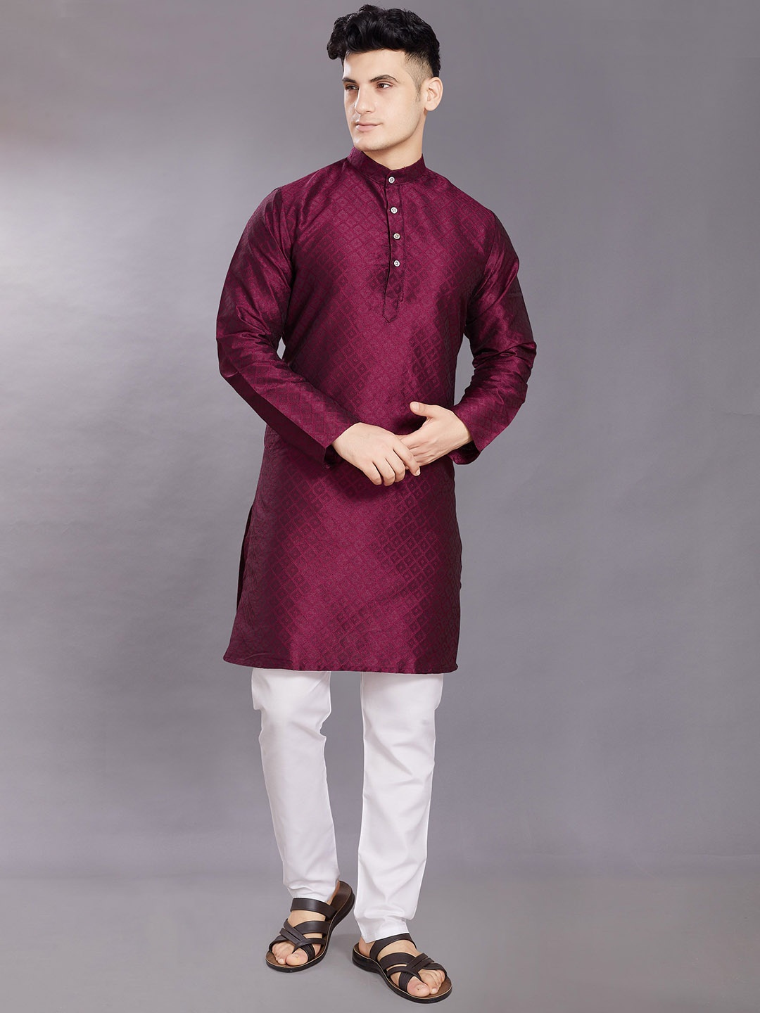 

DIVISIVE Geometric Woven Design Mandarin Collar Jacquard Straight Kurta, Purple