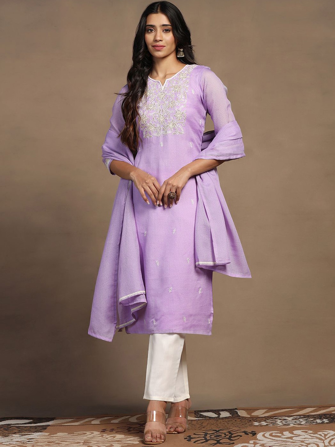 

BAESD Ethnic Motifs Embroidered Regular Straight Kurta with Trousers & Dupatta, Purple