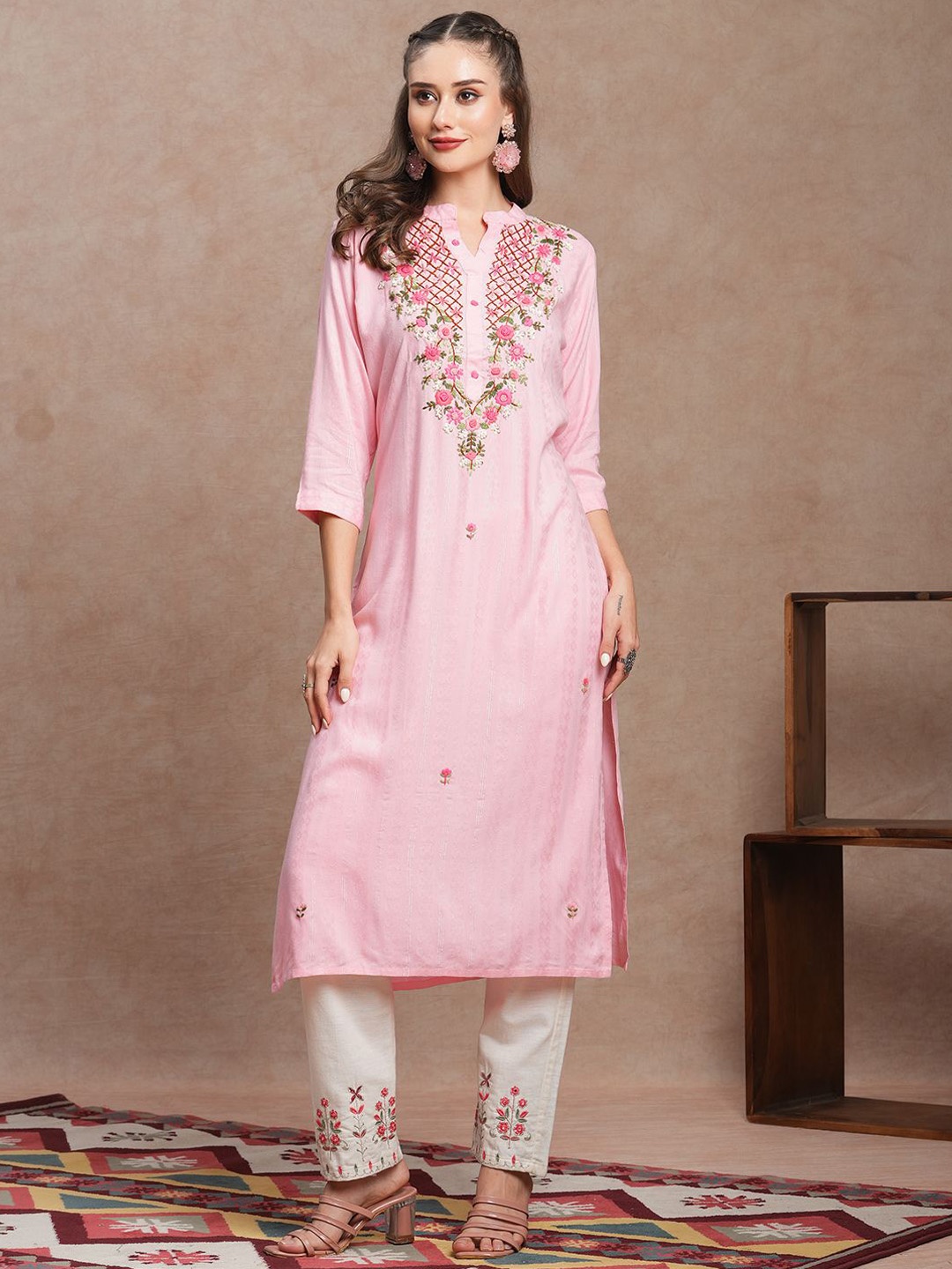 

FASHOR Floral Embroidered Mandarin Collar Straight Kurta, Pink