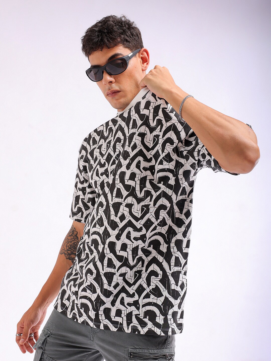 

The Indian Garage Co Men All Over Printed Boxy Oversized Round Neck T-shirt, White