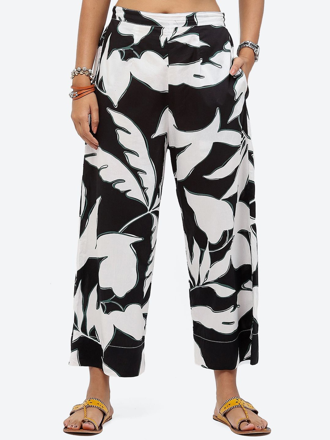 

Baawri Women Floral Printed Palazzos, Black