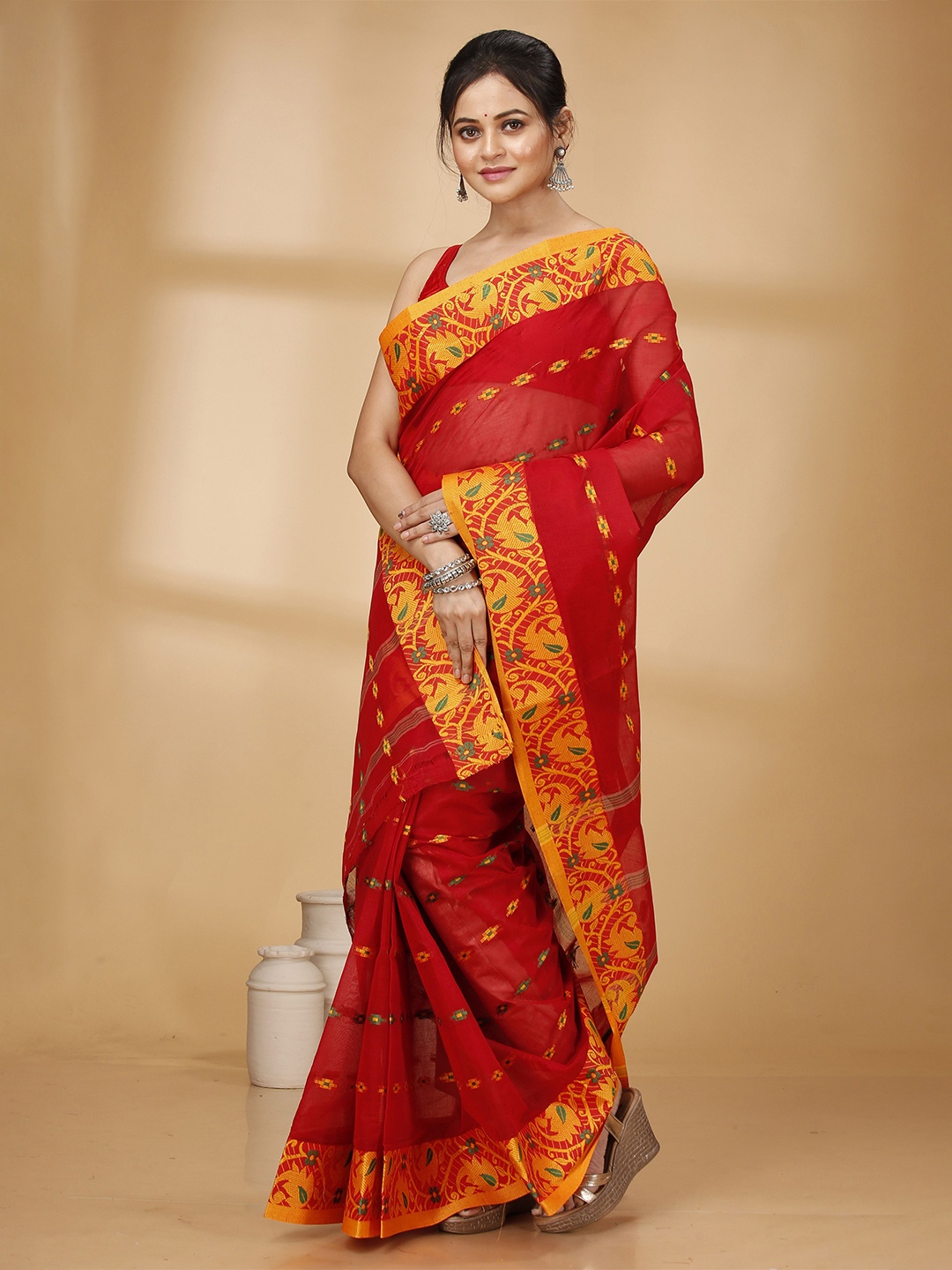 

Ruuprekha Women Woven Design Pure Cotton Taant Saree, Red