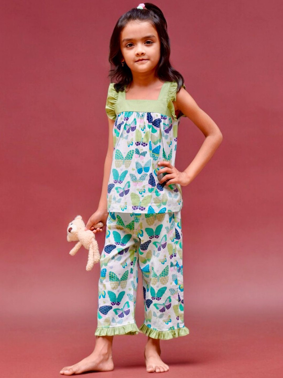 

Little Llama Girls Butterfly Printed Night suit, Green