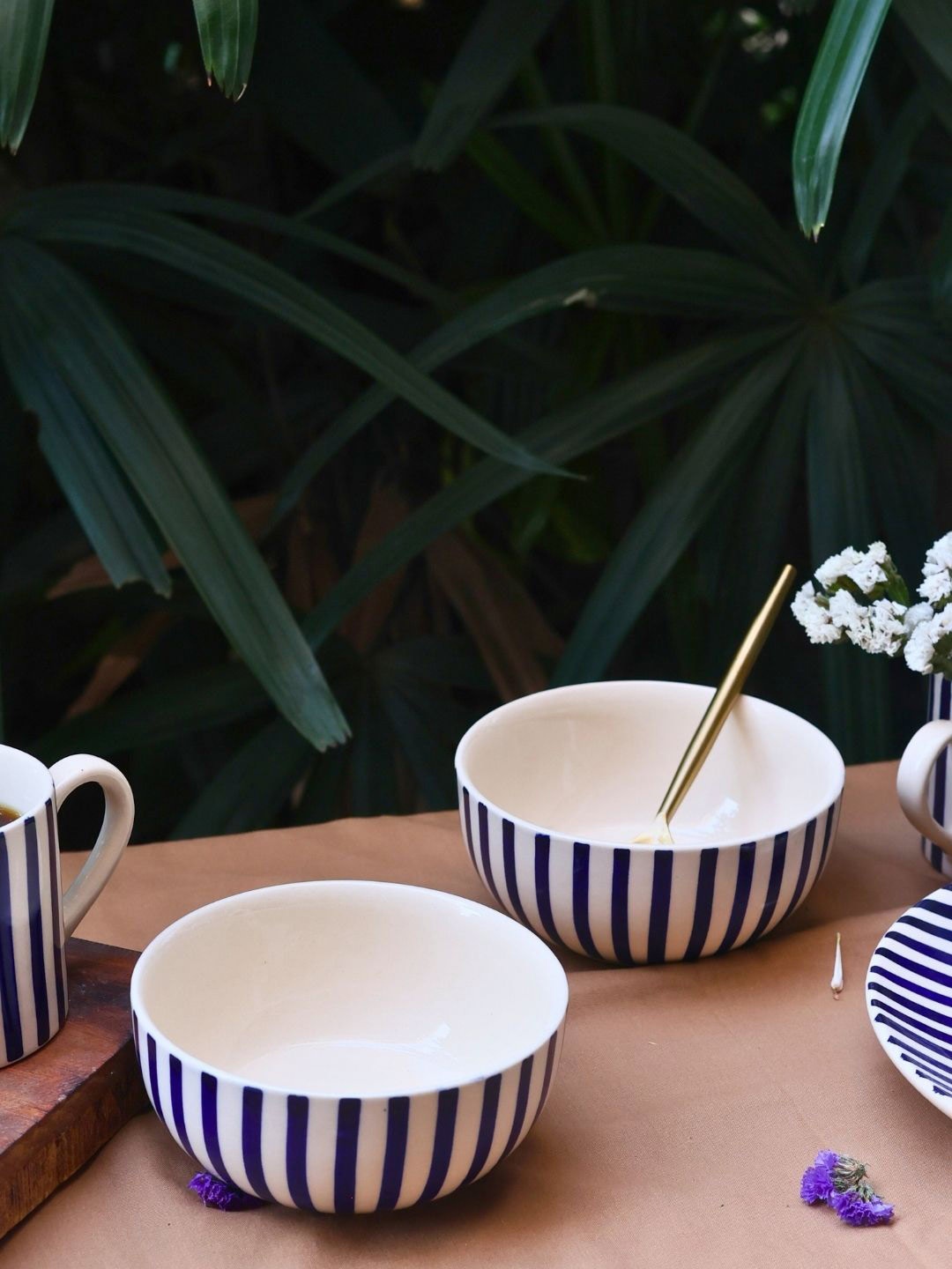 

WEAVING HOMES White & Blue 2 Pieces Striped Dishwasher Safe Ceramic Bowls