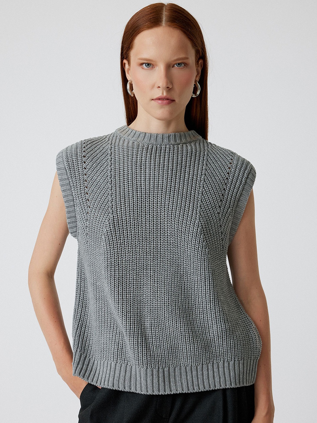 

Koton Round Neck Sleeveless Knitted Acrylic Pullover, Grey