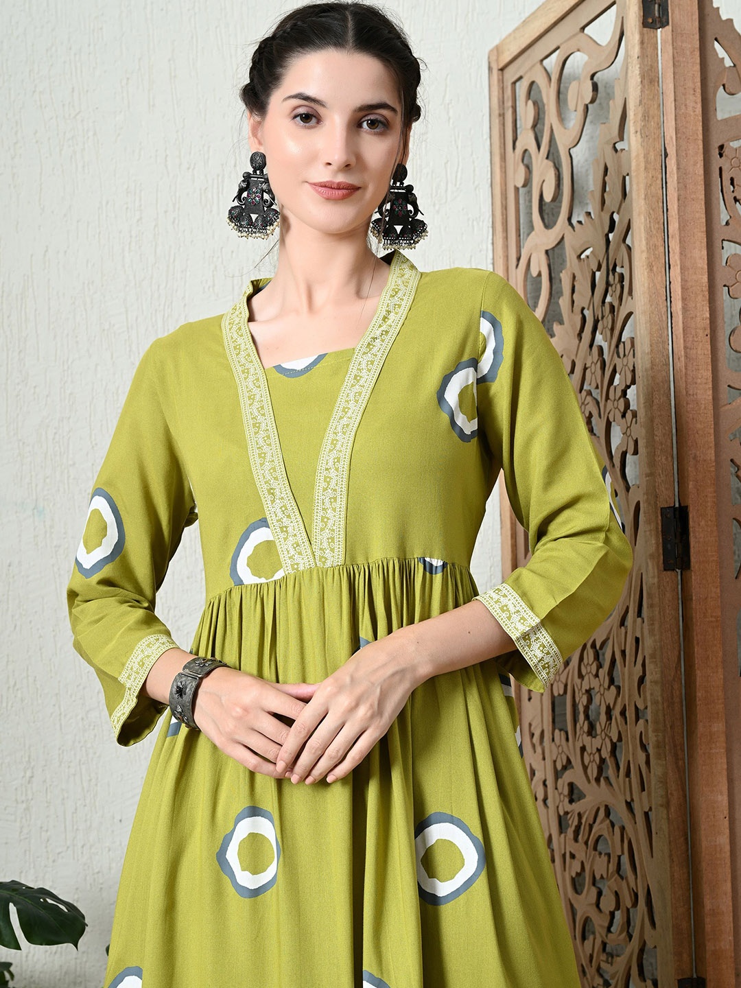 

JAYLEEN Geometric Printed Regular Anarkali Kurta with Trousers, Green