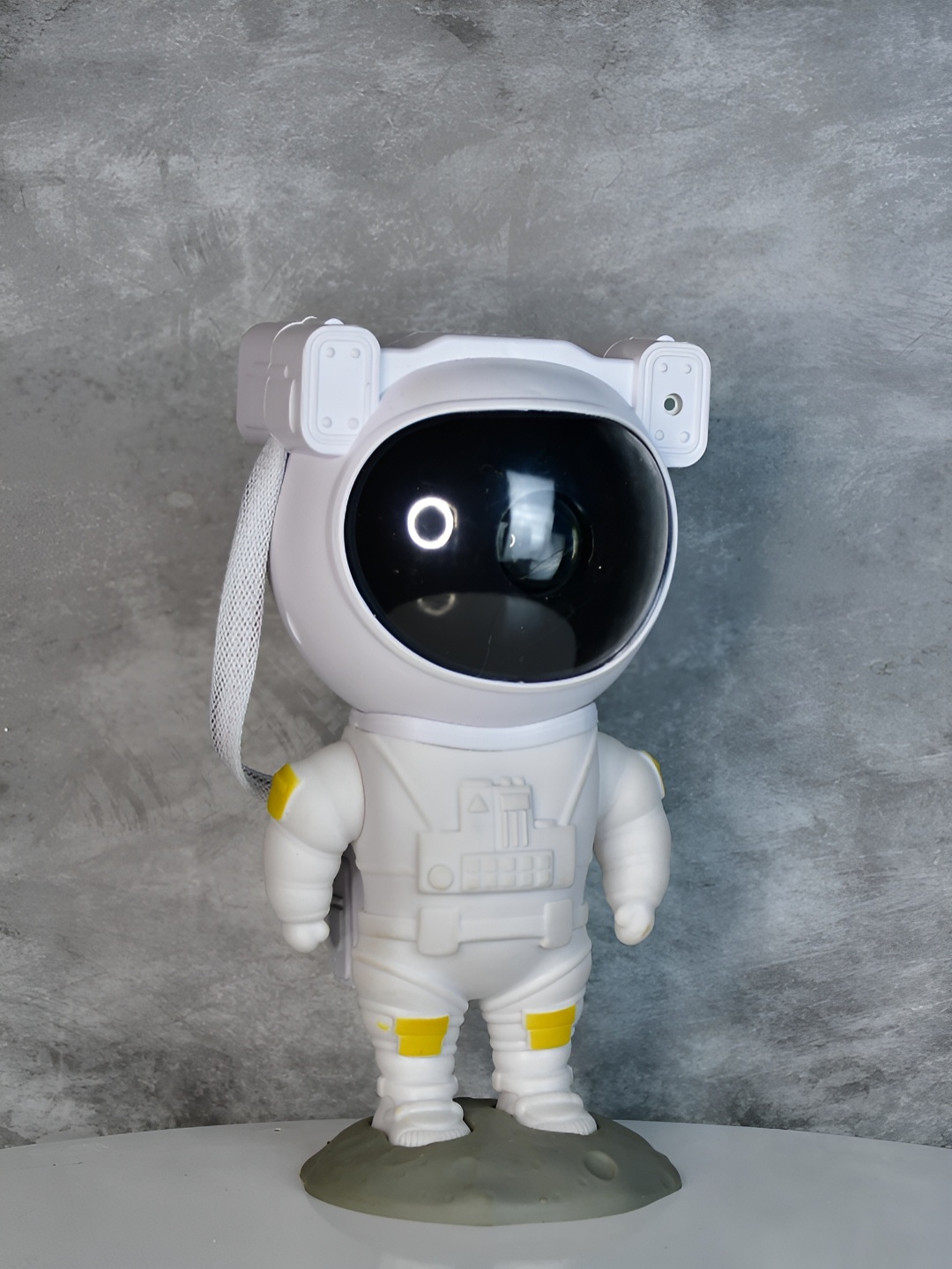 

SOWPEACE White & Black Astronaut Projector Table Lamp
