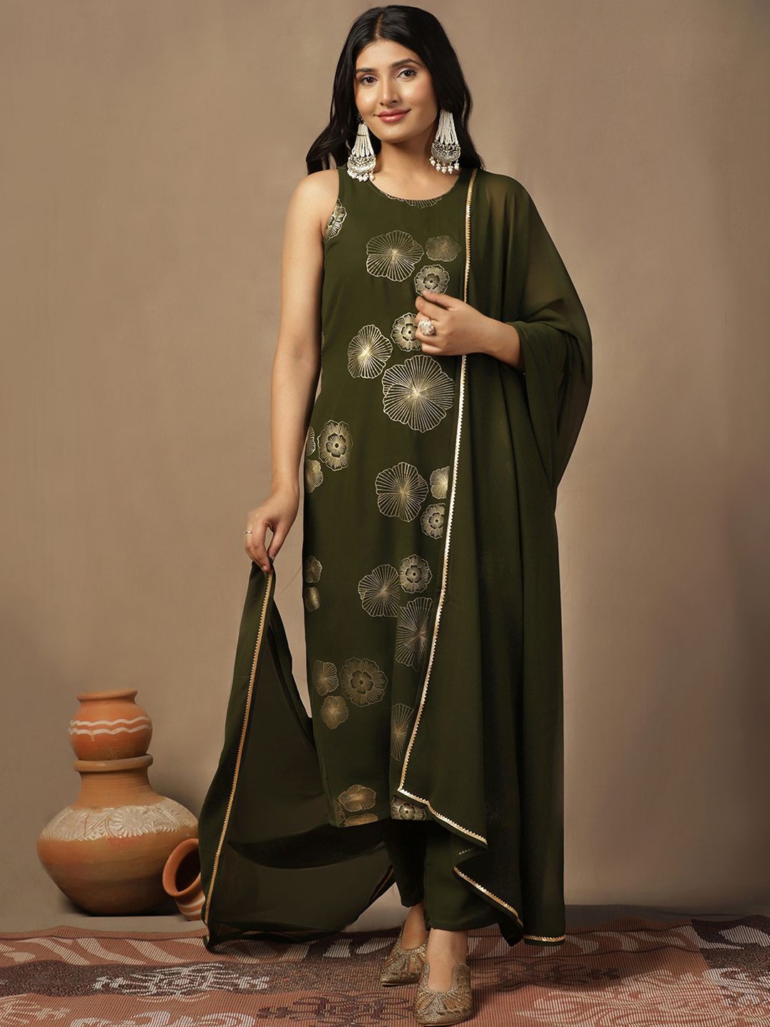 

BAESD Floral Printed Regular Georgette Straight Kurta with Trousers & Dupatta, Green